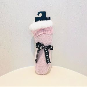 DKNY Faux Fur Fluffy Violet Ice Slipper Socks/Sz:S-M/NWT